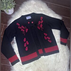 Alpaca Style black/red open cardigan sz Large